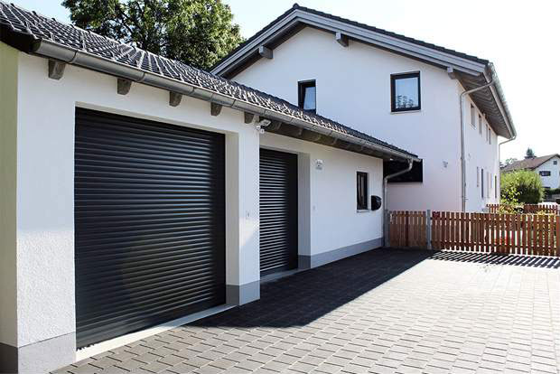 Antraciet grijze garagedeuren